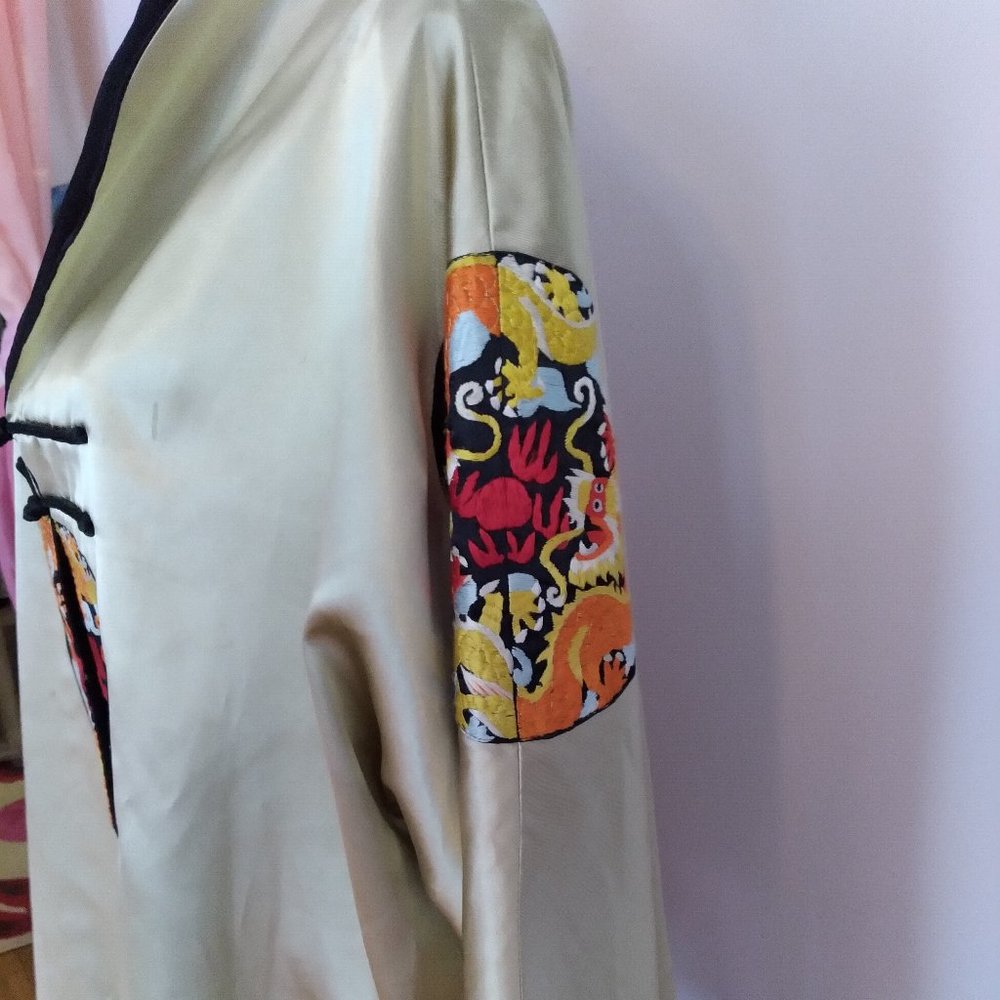 WOMANS CLOTHING - Picture 10 of 16
